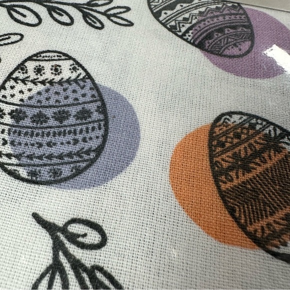 COTTAGE Classic Linens Easter Egg Cotton Tablecloth Size Oblong 60x84 Seats 6-8 - Picture 3 of 3